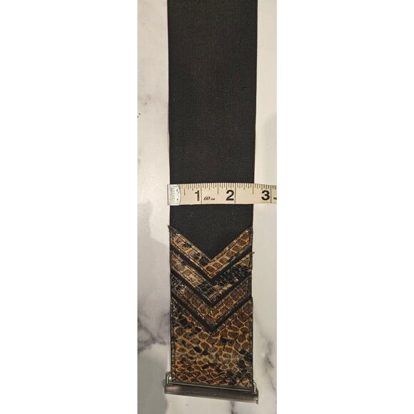 Vintage Womens Belt Brown Tan Black Snakeskin Elastic Waist Cincher Arrow Silver - Picture 8 of 9